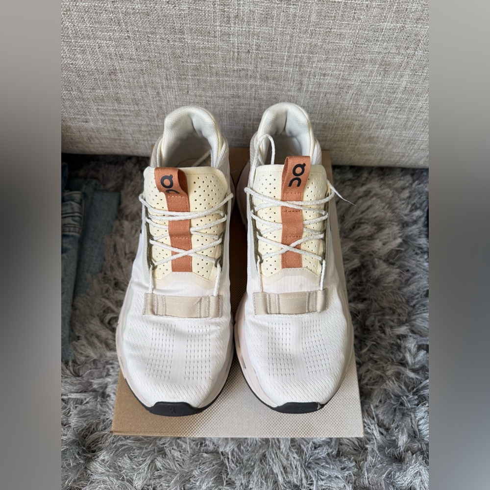 WOMEN'S ON CLOUDNOVA 2.0 RUNNING SHOES IVORY/SANDSTONE